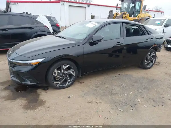 KMHLM4DG8SU970718 2025 HYUNDAI ELANTRA - Image 2