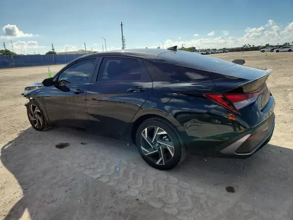 KMHLM4DG8SU972727 2025 HYUNDAI ELANTRA - Image 2
