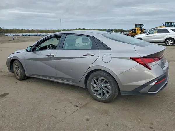 KMHLM4DG9RU637213 2024 HYUNDAI ELANTRA - Image 2