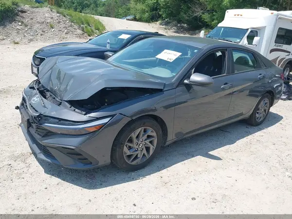 KMHLM4DG9RU637986 2024 HYUNDAI ELANTRA - Image 2