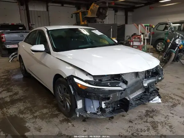 KMHLM4DG9RU639379 2024 HYUNDAI ELANTRA - Image 1