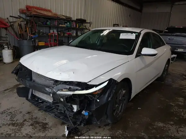 KMHLM4DG9RU639379 2024 HYUNDAI ELANTRA - Image 2