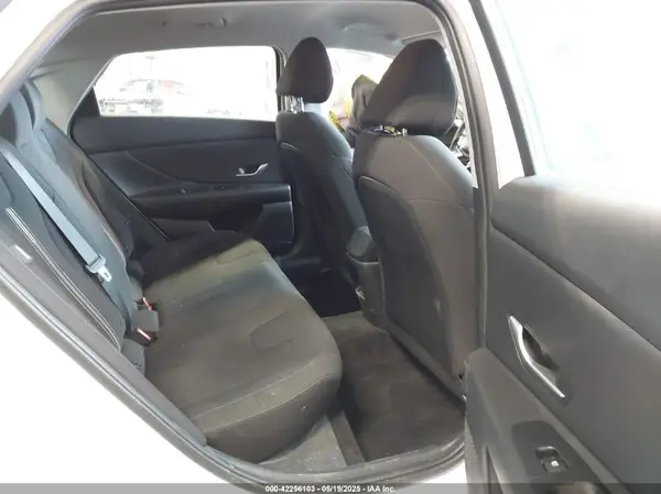 KMHLM4DG9RU639379 2024 HYUNDAI ELANTRA - Image 8