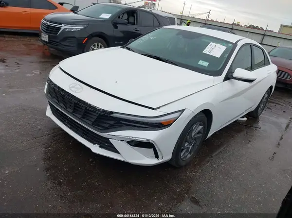 KMHLM4DG9RU662967 2024 HYUNDAI ELANTRA - Image 2