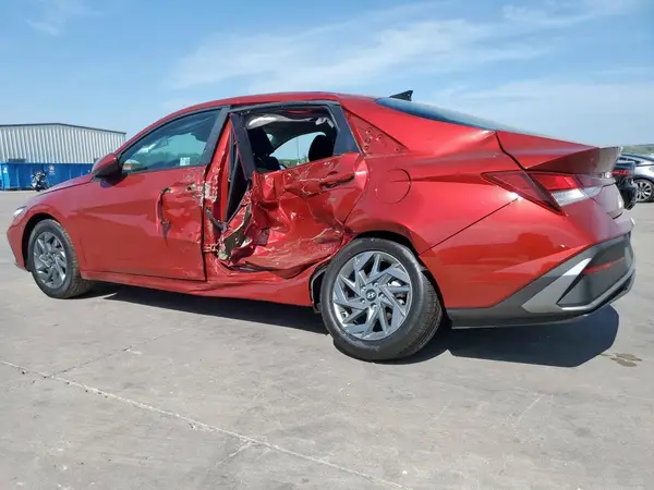 KMHLM4DG9RU664783 2024 HYUNDAI ELANTRA - Image 2
