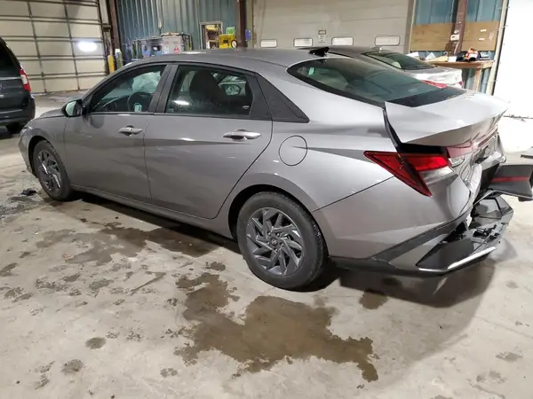 KMHLM4DG9RU671328 2024 HYUNDAI ELANTRA - Image 2