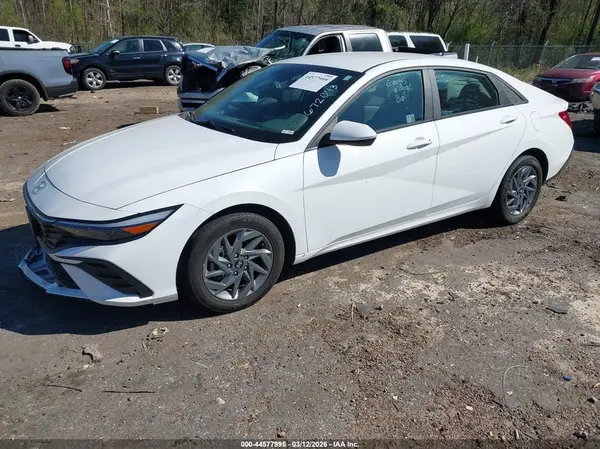 KMHLM4DG9RU672043 2024 HYUNDAI ELANTRA - Image 2