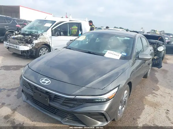 KMHLM4DG9RU674567 2024 HYUNDAI ELANTRA - Image 2
