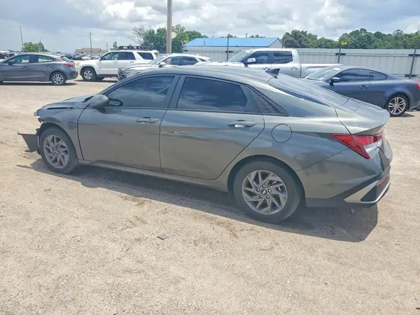 KMHLM4DG9RU676805 2024 HYUNDAI ELANTRA - Image 2