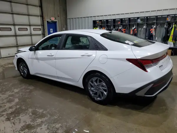 KMHLM4DG9RU687707 2024 HYUNDAI ELANTRA - Image 2