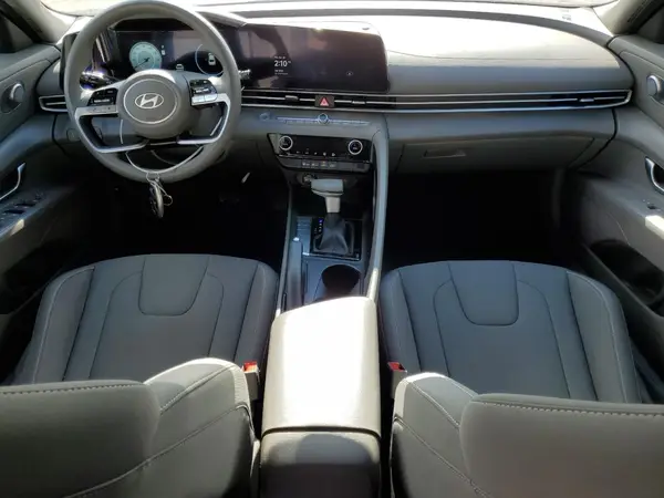 KMHLM4DG9RU688419 2024 HYUNDAI ELANTRA - Image 8