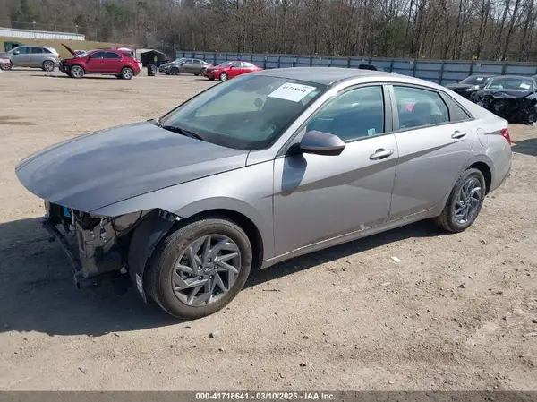 KMHLM4DG9RU692244 2024 HYUNDAI ELANTRA - Image 2