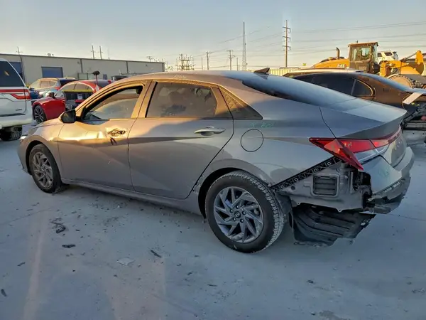 KMHLM4DG9RU695385 2024 HYUNDAI ELANTRA - Image 2