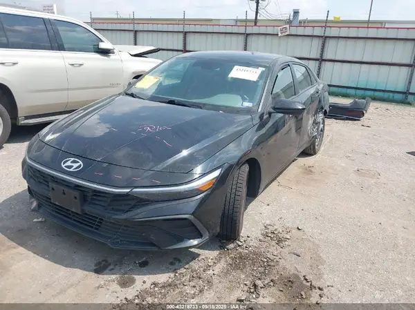 KMHLM4DG9RU697167 2024 HYUNDAI ELANTRA - Image 2