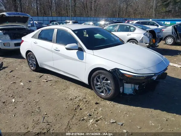 KMHLM4DG9RU700181 2024 HYUNDAI ELANTRA - Image 1