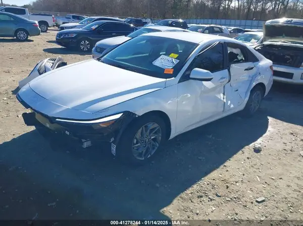 KMHLM4DG9RU700181 2024 HYUNDAI ELANTRA - Image 2