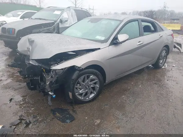 KMHLM4DG9RU700522 2024 HYUNDAI ELANTRA - Image 2