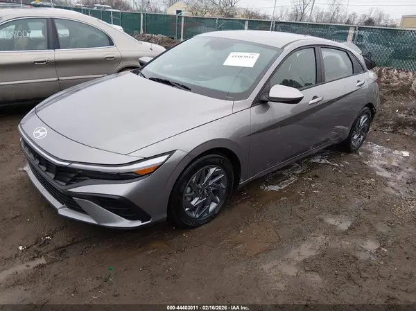 KMHLM4DG9RU700536 2024 HYUNDAI ELANTRA - Image 2