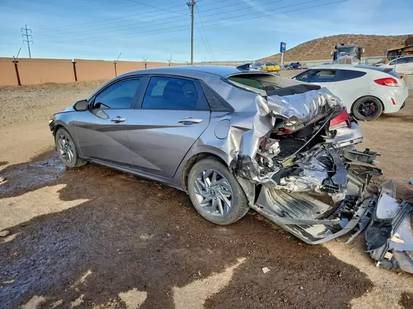 KMHLM4DG9RU700553 2024 HYUNDAI ELANTRA - Image 2