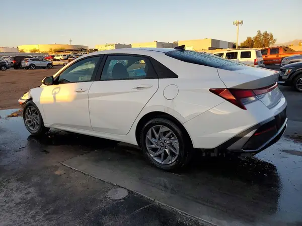 KMHLM4DG9RU702156 2024 HYUNDAI ELANTRA - Image 2