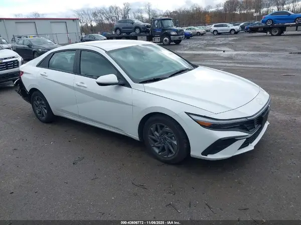 KMHLM4DG9RU702738 2024 HYUNDAI ELANTRA - Image 1