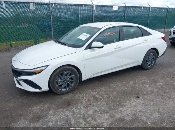 KMHLM4DG9RU702738 2024 HYUNDAI ELANTRA - Image 2