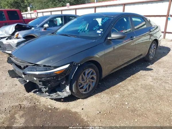 KMHLM4DG9RU704571 2024 HYUNDAI ELANTRA - Image 2