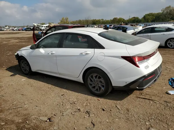 KMHLM4DG9RU712749 2024 HYUNDAI ELANTRA - Image 2