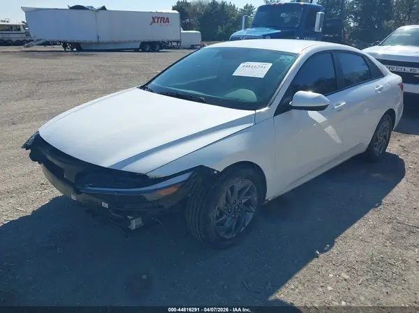 KMHLM4DG9RU714971 2024 HYUNDAI ELANTRA - Image 2