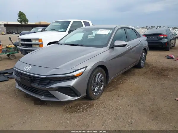 KMHLM4DG9RU718387 2024 HYUNDAI ELANTRA - Image 2