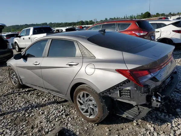 KMHLM4DG9RU737585 2024 HYUNDAI ELANTRA - Image 2