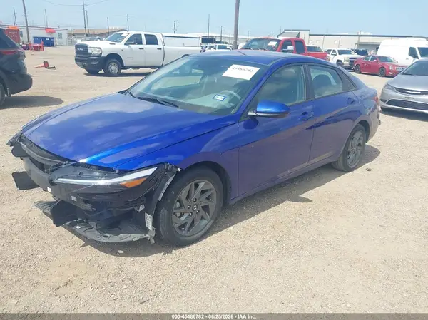 KMHLM4DG9RU738400 2024 HYUNDAI ELANTRA - Image 2