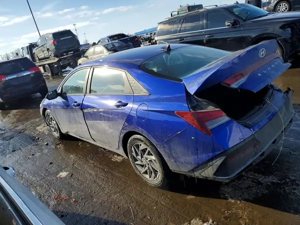 KMHLM4DG9RU738462 2024 HYUNDAI ELANTRA - Image 2
