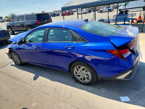 KMHLM4DG9RU739191 2024 HYUNDAI ELANTRA - Image 2