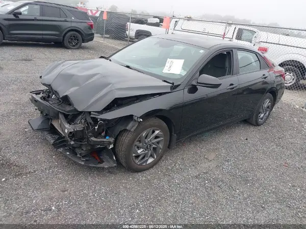 KMHLM4DG9RU752779 2024 HYUNDAI ELANTRA - Image 2