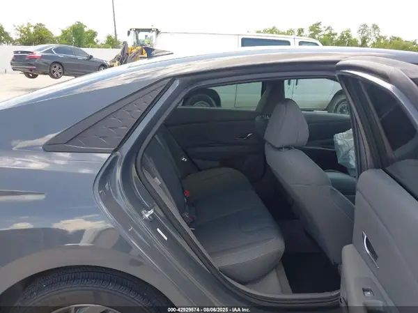 KMHLM4DG9RU756072 2024 HYUNDAI ELANTRA - Image 8