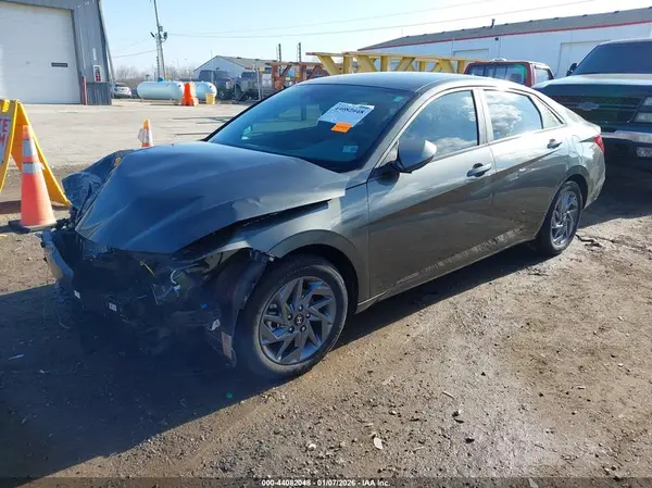 KMHLM4DG9RU757917 2024 HYUNDAI ELANTRA - Image 2