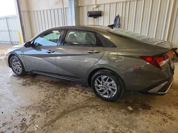 KMHLM4DG9RU760557 2024 HYUNDAI ELANTRA - Image 2