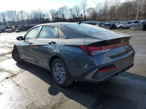KMHLM4DG9RU760624 2024 HYUNDAI ELANTRA - Image 2
