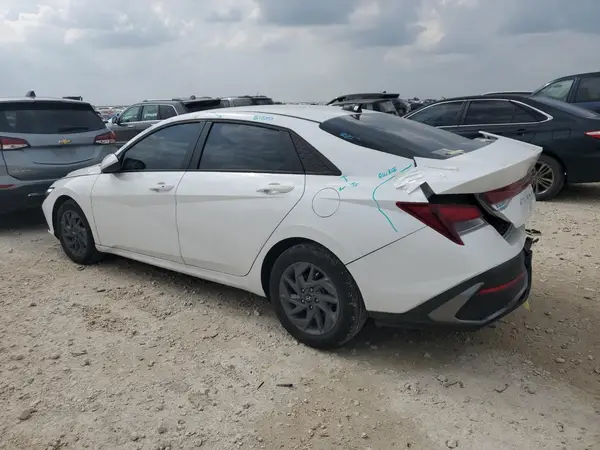 KMHLM4DG9RU761840 2024 HYUNDAI ELANTRA - Image 2