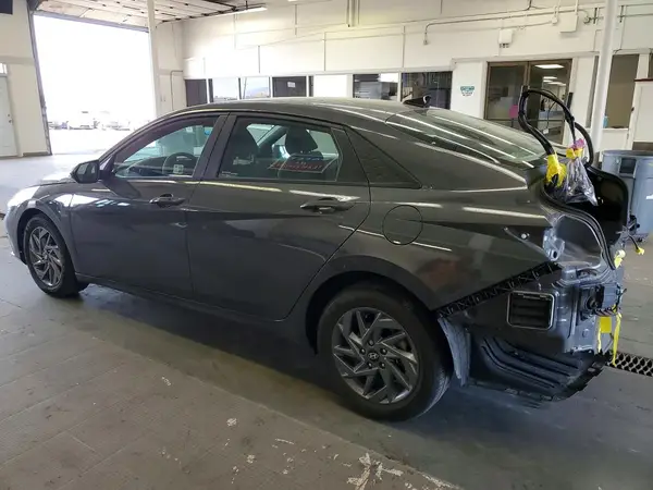 KMHLM4DG9RU762681 2024 HYUNDAI ELANTRA - Image 2