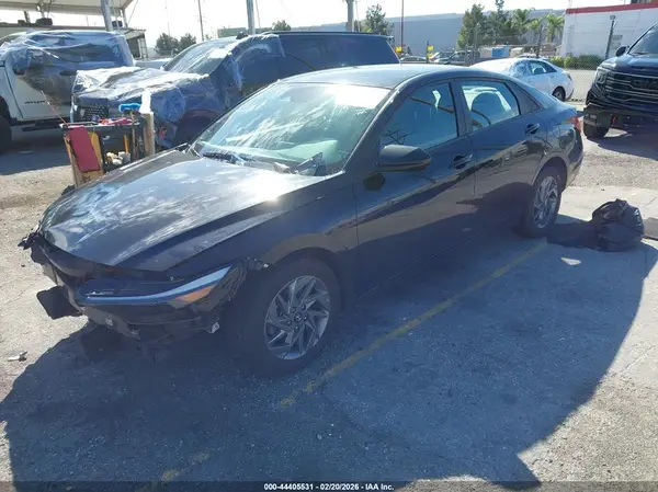 KMHLM4DG9RU762910 2024 HYUNDAI ELANTRA - Image 2