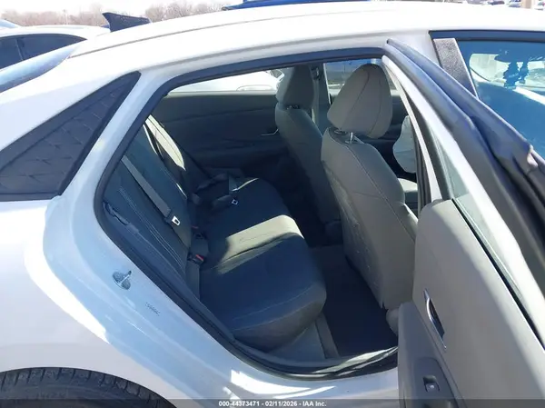 KMHLM4DG9RU768805 2024 HYUNDAI ELANTRA - Image 8