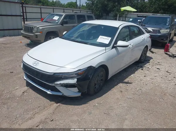 KMHLM4DG9RU768819 2024 HYUNDAI ELANTRA - Image 2