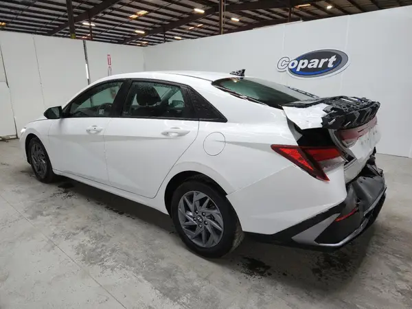 KMHLM4DG9RU775138 2024 HYUNDAI ELANTRA - Image 2
