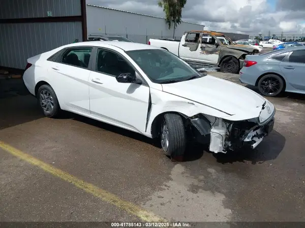 KMHLM4DG9RU779139 2024 HYUNDAI ELANTRA - Image 1