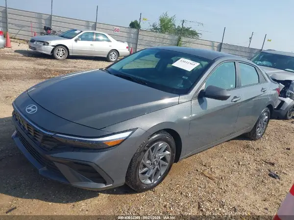KMHLM4DG9RU803911 2024 HYUNDAI ELANTRA - Image 2