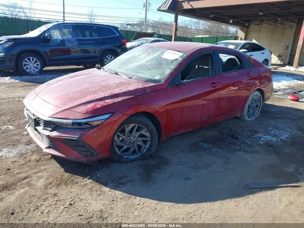 KMHLM4DG9RU804041 2024 HYUNDAI ELANTRA - Image 2