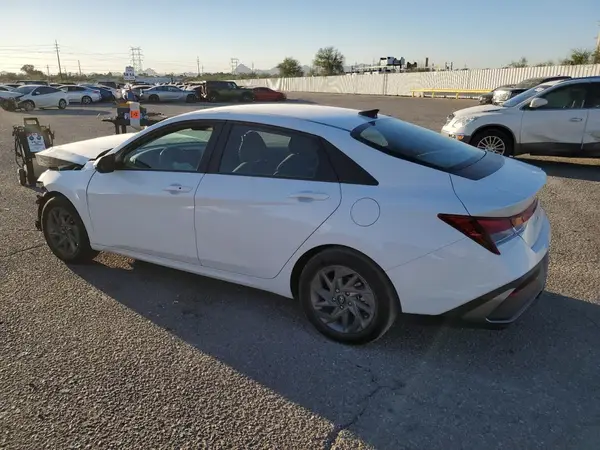KMHLM4DG9RU806629 2024 HYUNDAI ELANTRA - Image 2