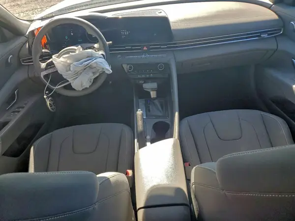 KMHLM4DG9RU806629 2024 HYUNDAI ELANTRA - Image 8